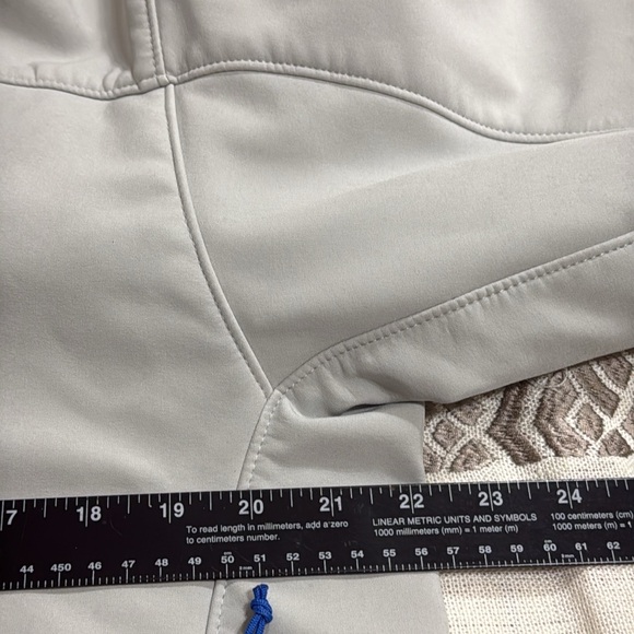 (P1) The North Face men's jacket in grey, with fleece lining, size M - Picture 10 of 16